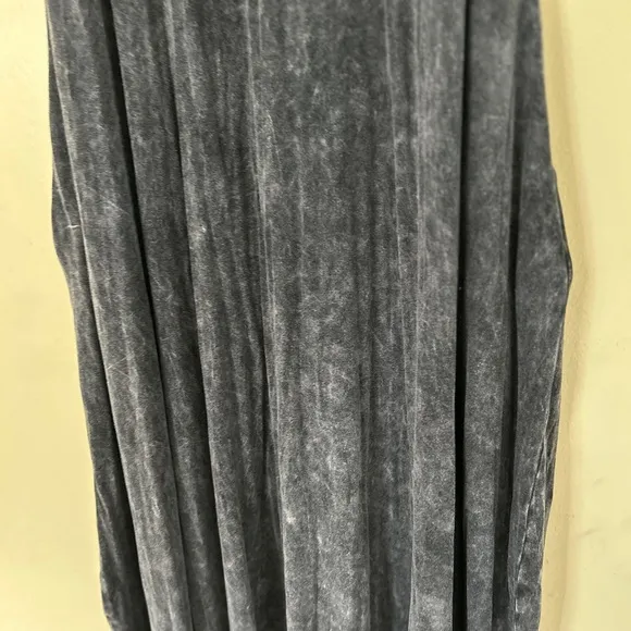 Annabelle charcoal gray V neck Maxi Dress with pockets size small