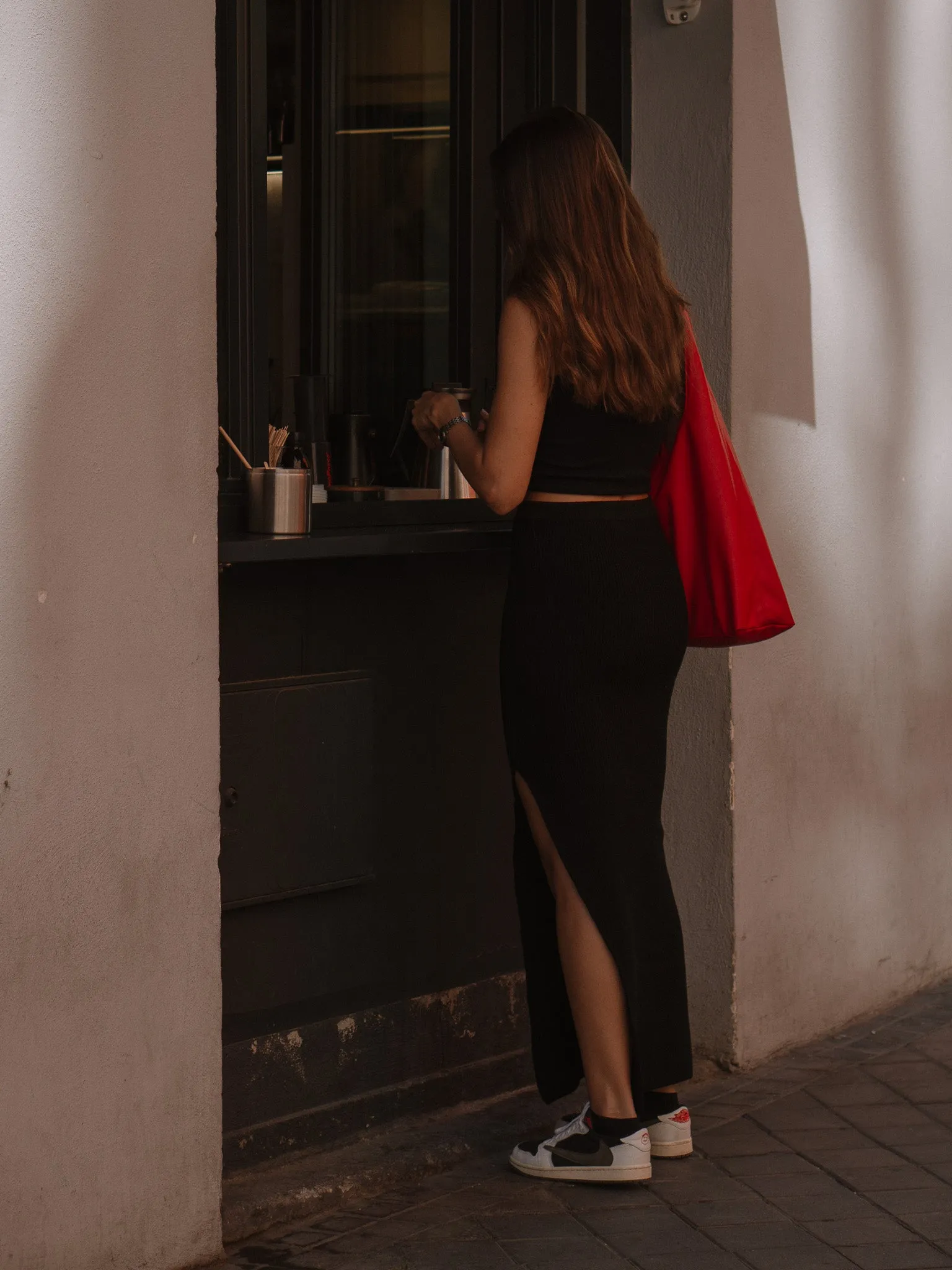 CURLY SEAMLESS TOP  - BLACK