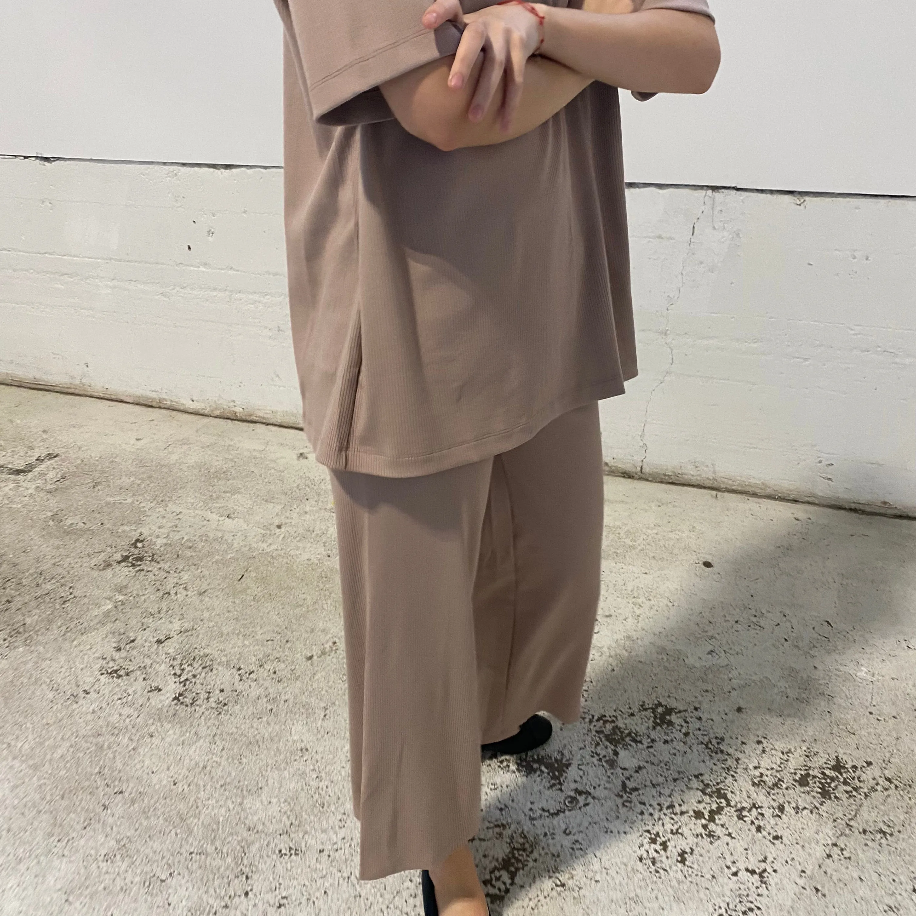 Liza Pant in Taupe