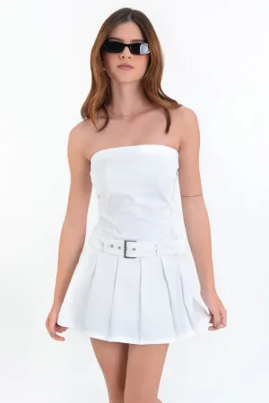 Vestido strapless tableado con cinturón